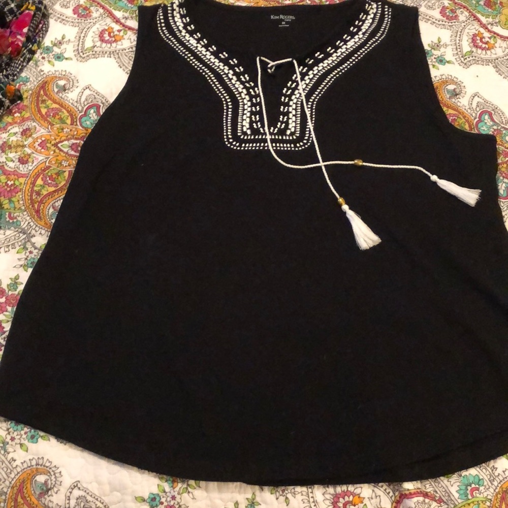 Classic black sleeveless top. 3X